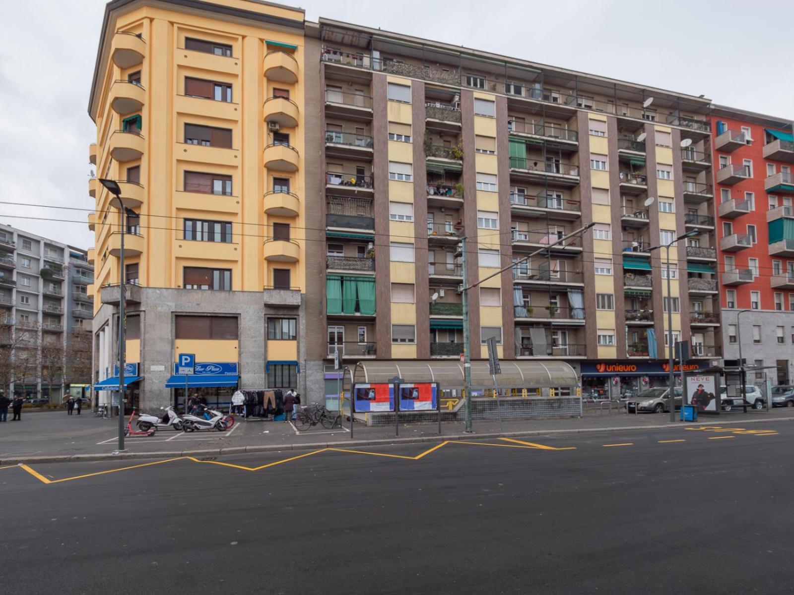 Ihost Studio - Lucania 3 Milan Luaran gambar